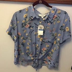 Short sleeve floral top